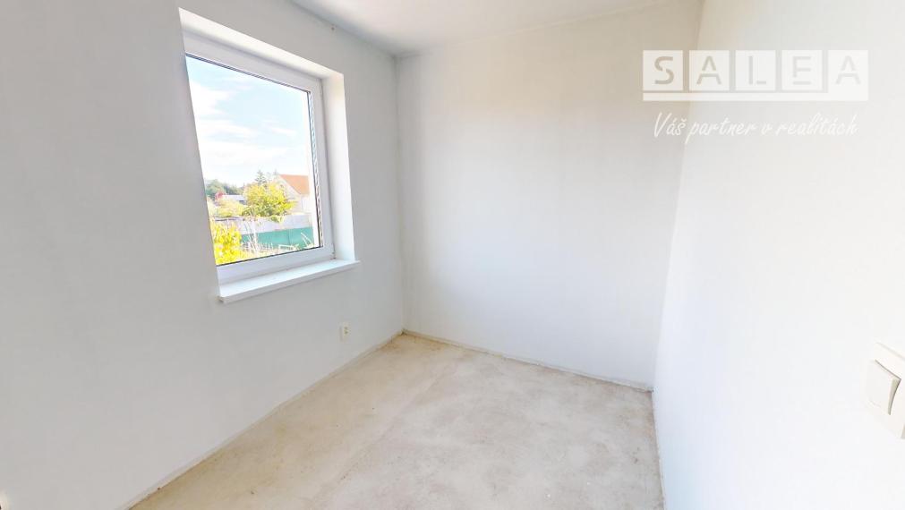 Skolaudovaný 5 izbový rodinný dom, pri jazere, Veľký Biel