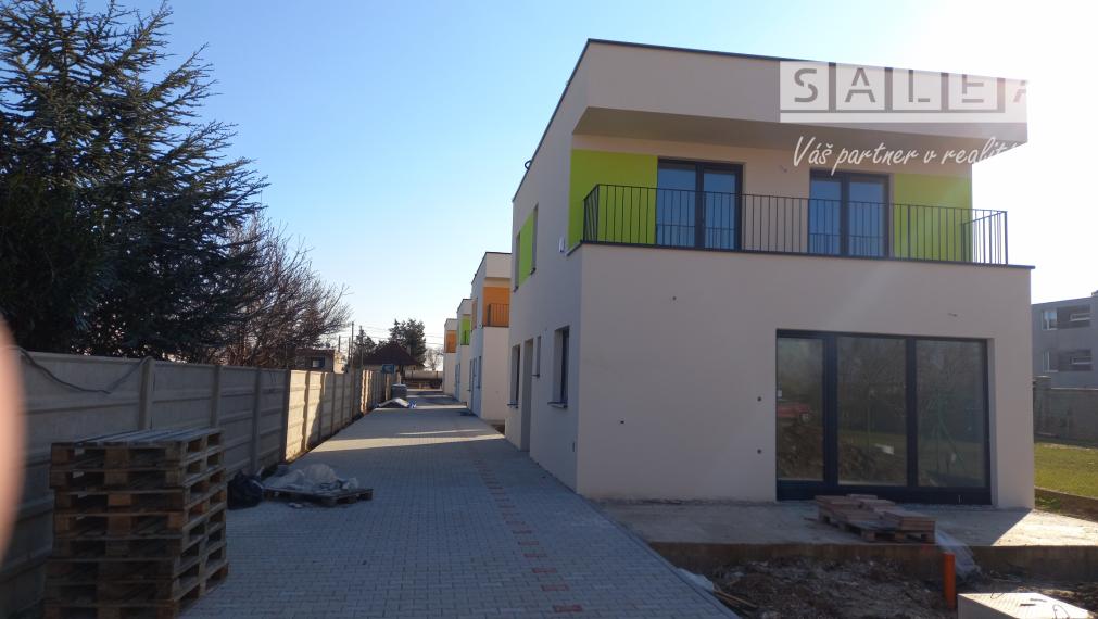 Skolaudovaný 5 izbový rodinný dom, pri jazere, Veľký Biel