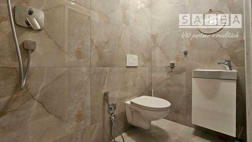 3i byt 114m2, vynikajúca poloha, dve kúpeľne, Sládkovičovo