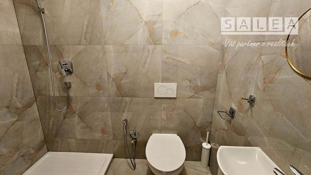 3i byt 114m2, vynikajúca poloha, dve kúpeľne, Sládkovičovo