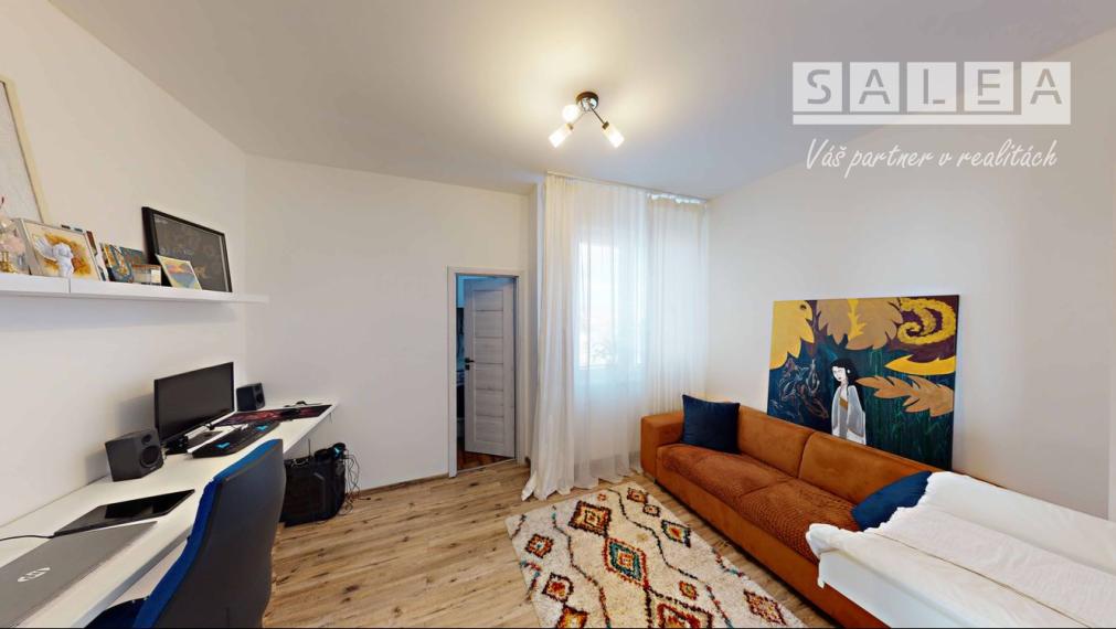 3i byt 114m2, vynikajúca poloha, dve kúpeľne, Sládkovičovo