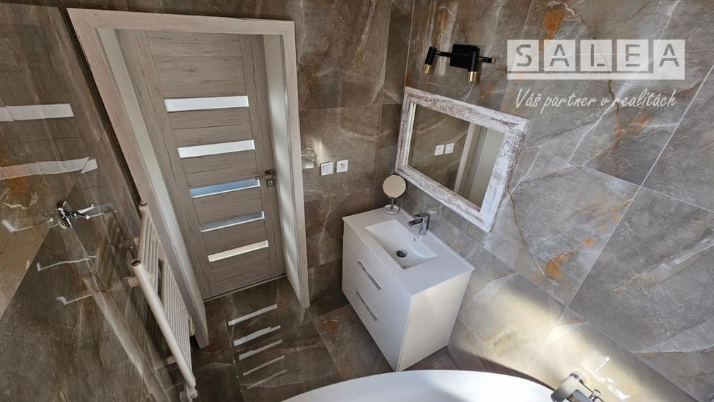 3i byt 114m2, vynikajúca poloha, dve kúpeľne, Sládkovičovo