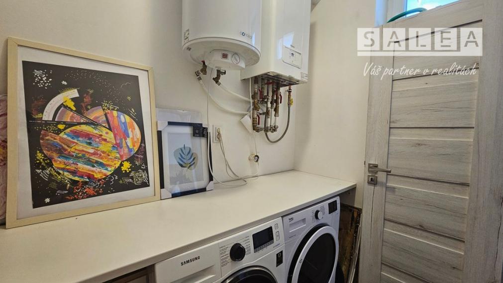 3i byt 114m2, vynikajúca poloha, dve kúpeľne, Sládkovičovo