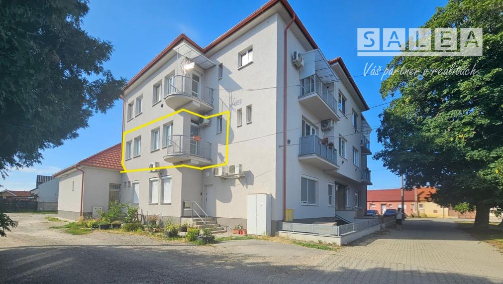 3i byt 114m2, vynikajúca poloha, dve kúpeľne, Sládkovičovo