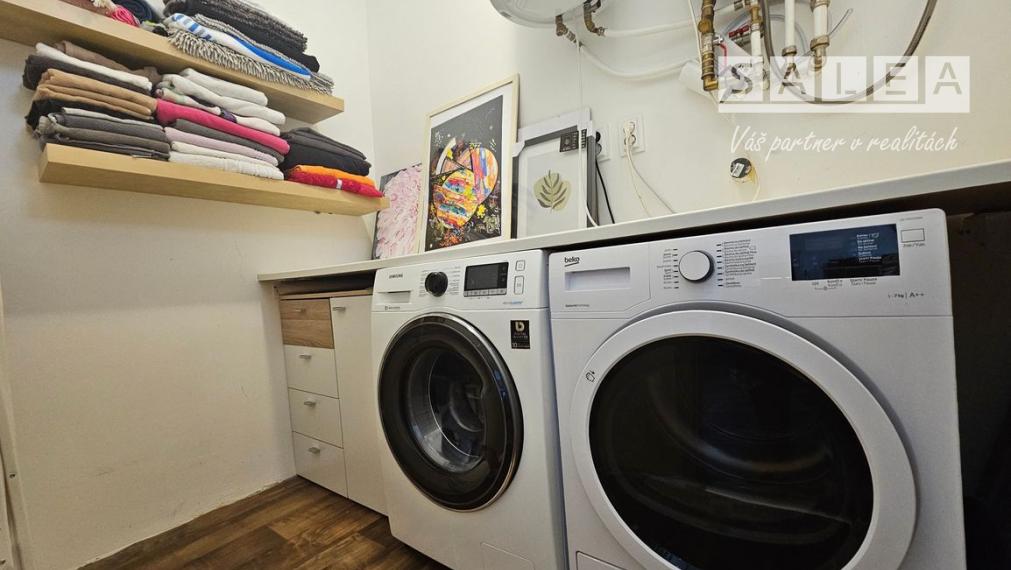 3i byt 114m2, vynikajúca poloha, dve kúpeľne, Sládkovičovo