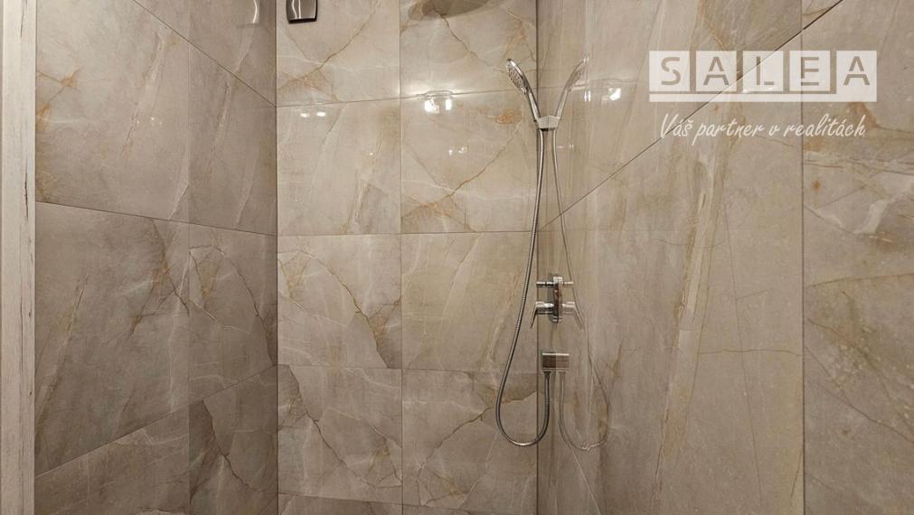 3i byt 114m2, vynikajúca poloha, dve kúpeľne, Sládkovičovo