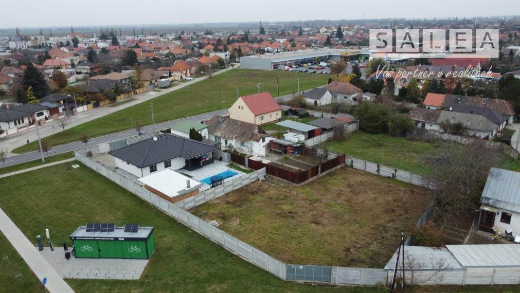 Stavebný pozemok v Sládkovičove 918m2