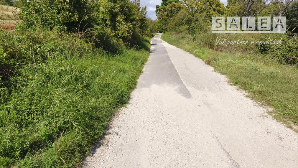 Na predaj stavebný pozemok v meste Vrbové o výmere 2944m2.