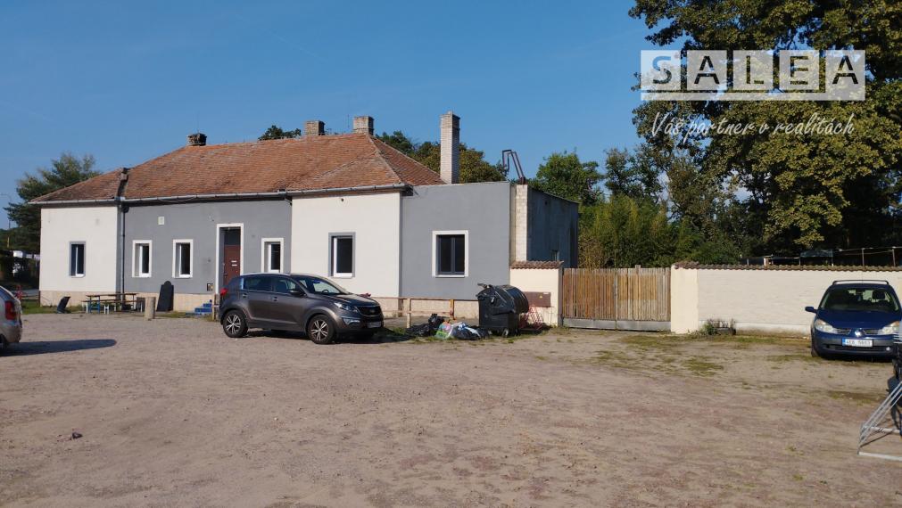 Motorest s ubytovaním, 3878m2, Bzenec - Morava.