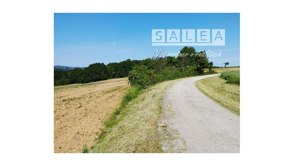 Pozemok v obci Jablonka o výmere 773m2.