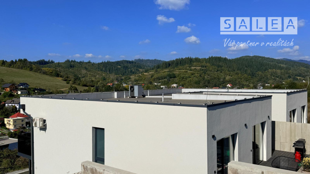 DIVINA - EXKLUZÍVNY 4 IZBOVÝ RODINNÝ DOM - UŽ LEN NASŤAHOVAŤ