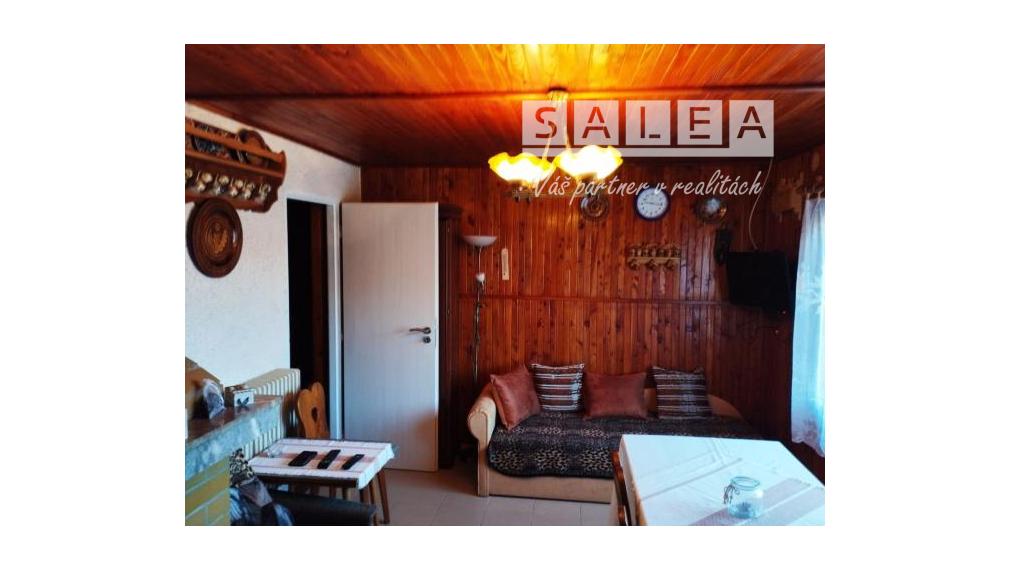 Pekná chata aj s pozemkom v obci Drietoma o výmere 250m2.