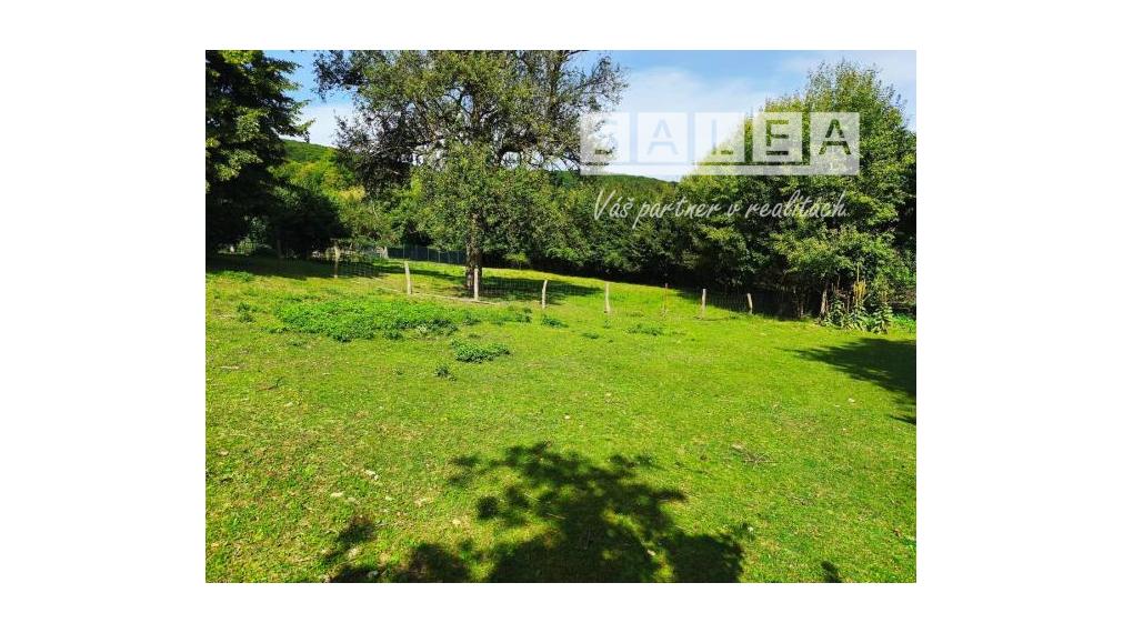 Stavebný pozemok v obci Podkylava o výmere 1080m2.