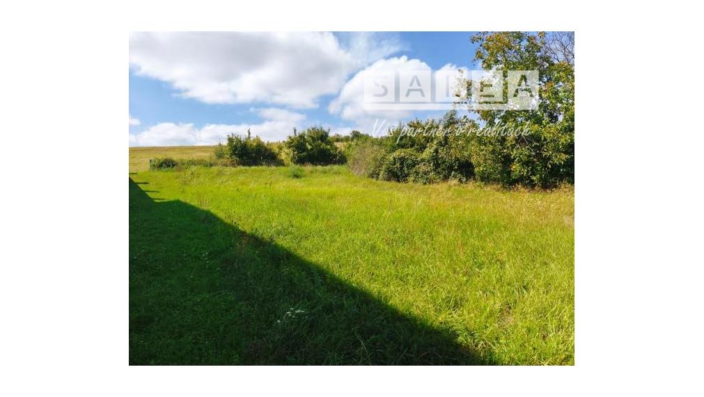 Stavebný pozemok v meste Vrbové o výmere 700m2.