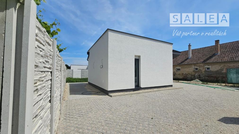 Moderný 4-izbový dom 112 m2 na pozemku 392m2 – Horné Saliby