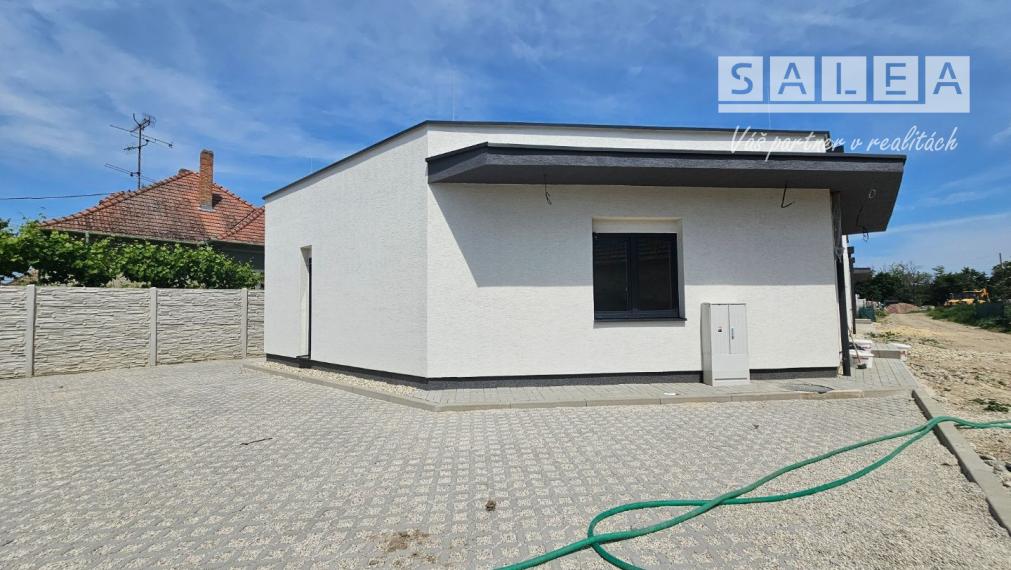 Moderný 4-izbový dom 112 m2 na pozemku 392m2 – Horné Saliby