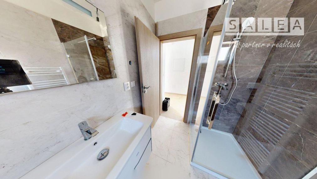 Moderný 4-izbový dom 112 m2 na pozemku 392m2 – Horné Saliby