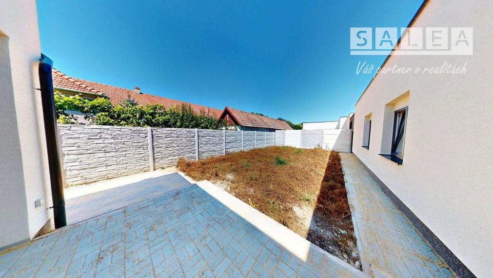 Moderný 4-izbový dom 112 m2 na pozemku 392m2 – Horné Saliby