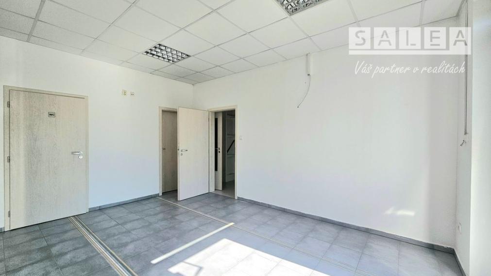 Prenájom Priestor ambulancie Galanta/west 75m2