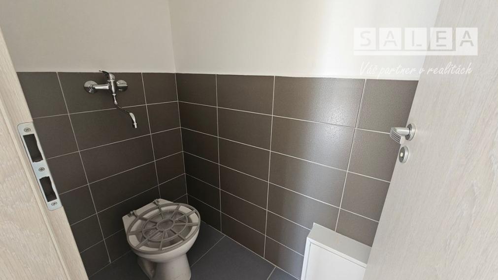 Prenájom Priestor ambulancie Galanta/west 75m2