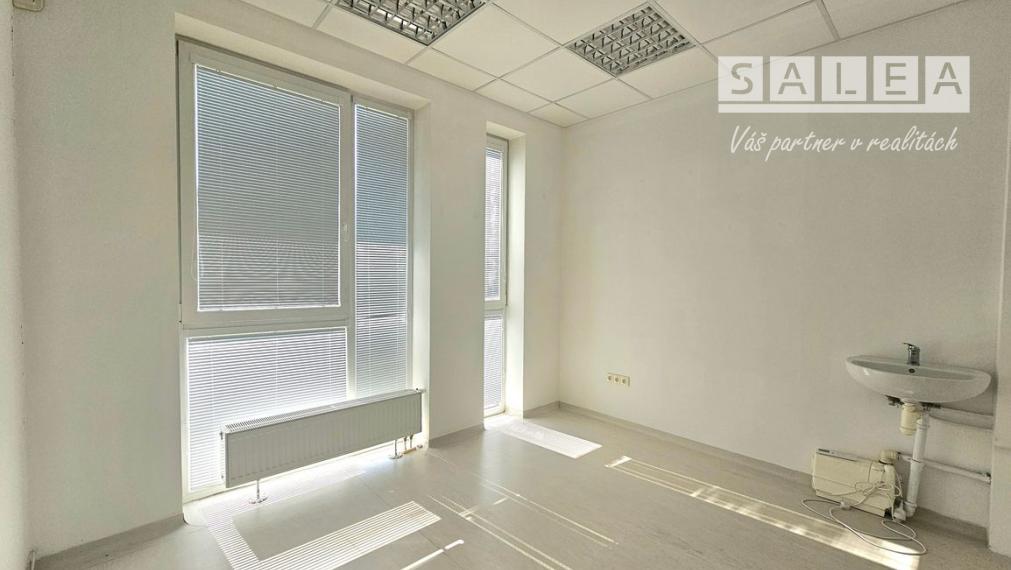 Prenájom Priestor ambulancie Galanta/west 75m2