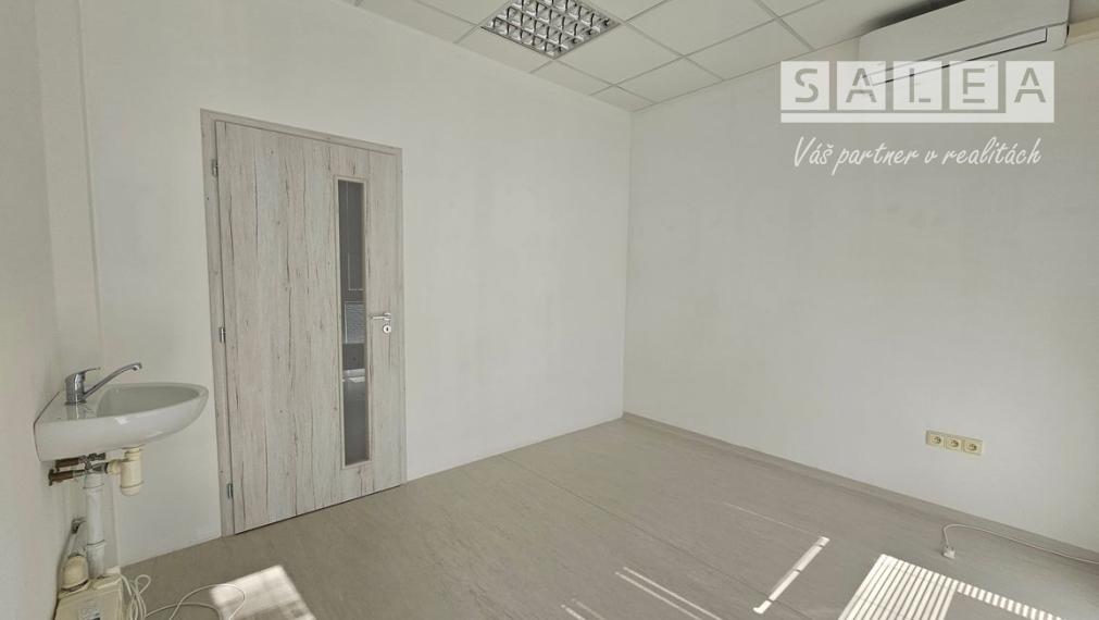 Prenájom Priestor ambulancie Galanta/west 75m2