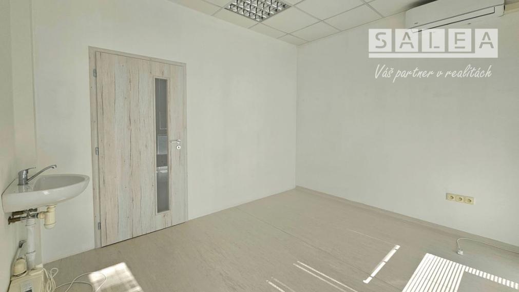 Prenájom Priestor ambulancie Galanta/west 75m2