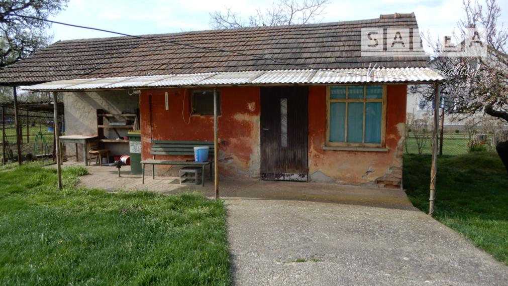 Slnečný Rodinný dom,100 m2, letná kuchyňa, Turá, okr.Levice