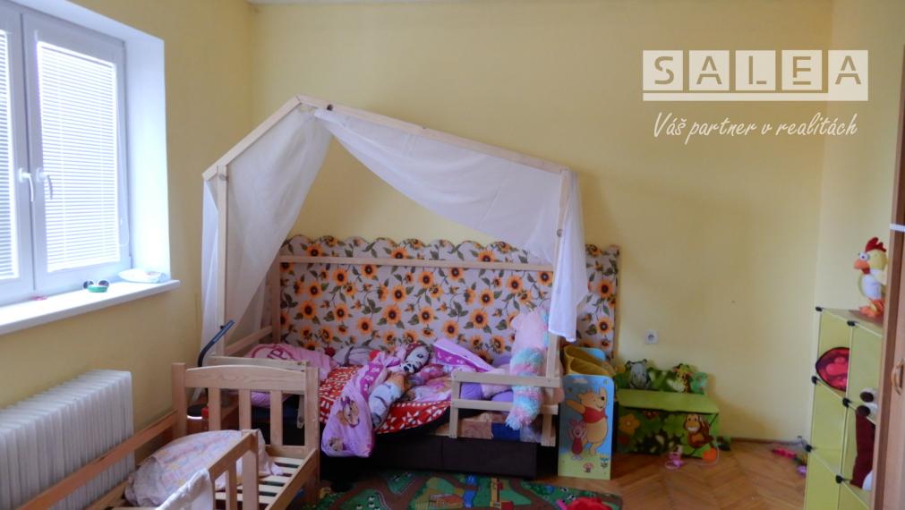 rodinný dom,140 m2,garáž,letná kuchyňa,Hronovce, okr. Levice