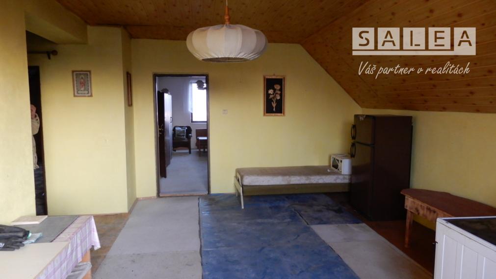 Slnečné dva domy na jednom pozemku,  130 m2, garáž, Kozárovce, okr. Levice