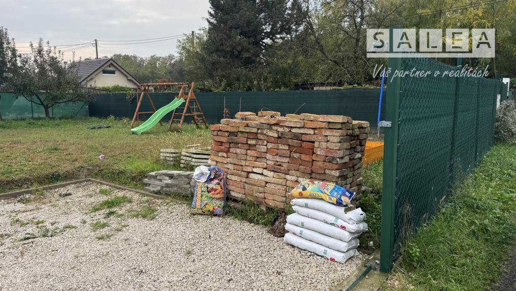 Dvojzáhrada v Kráľovej nad Váhom pri Váhu o výmere 523 m2 EXKLUZÍVNE