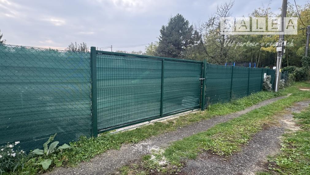 Dvojzáhrada v Kráľovej nad Váhom pri Váhu o výmere 523 m2 EXKLUZÍVNE