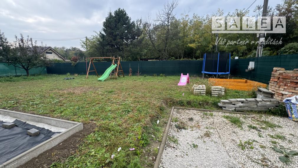 Dvojzáhrada v Kráľovej nad Váhom pri Váhu o výmere 523 m2 EXKLUZÍVNE