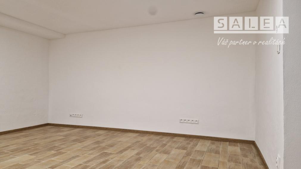 Prenájom pre pestrú ponuku služieb pešia zóna Šaľa 200 m2 alebo po miestnostiach