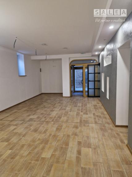 Prenájom pre pestrú ponuku služieb pešia zóna Šaľa 200 m2 alebo po miestnostiach