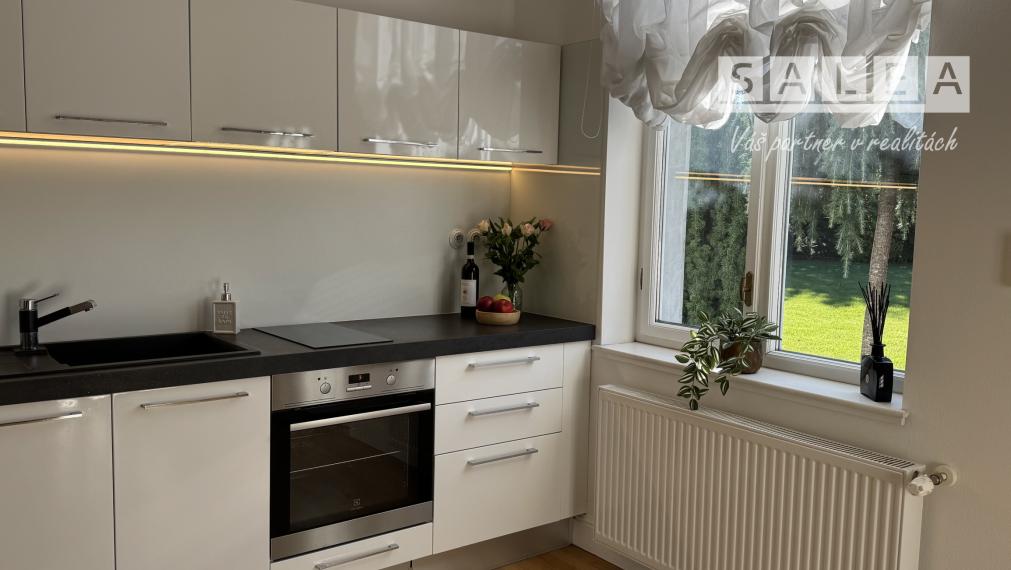 3 izbový rodinný dom s veľkorysým pozemkom 943 m2 v Šali po kompletnej krásnej rekonštrukcii