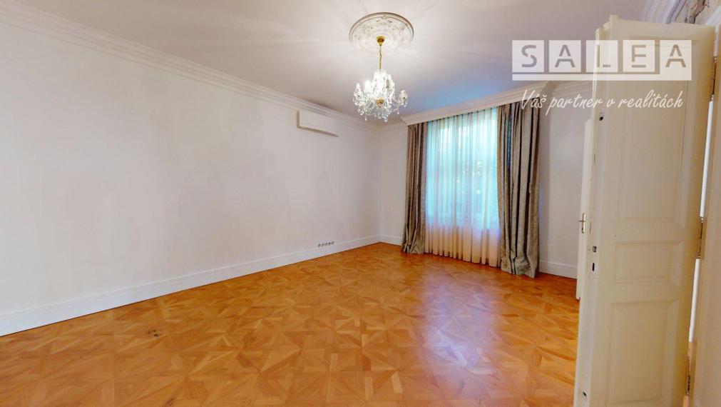 3 izbový rodinný dom s veľkorysým pozemkom 943 m2 v Šali po kompletnej krásnej rekonštrukcii