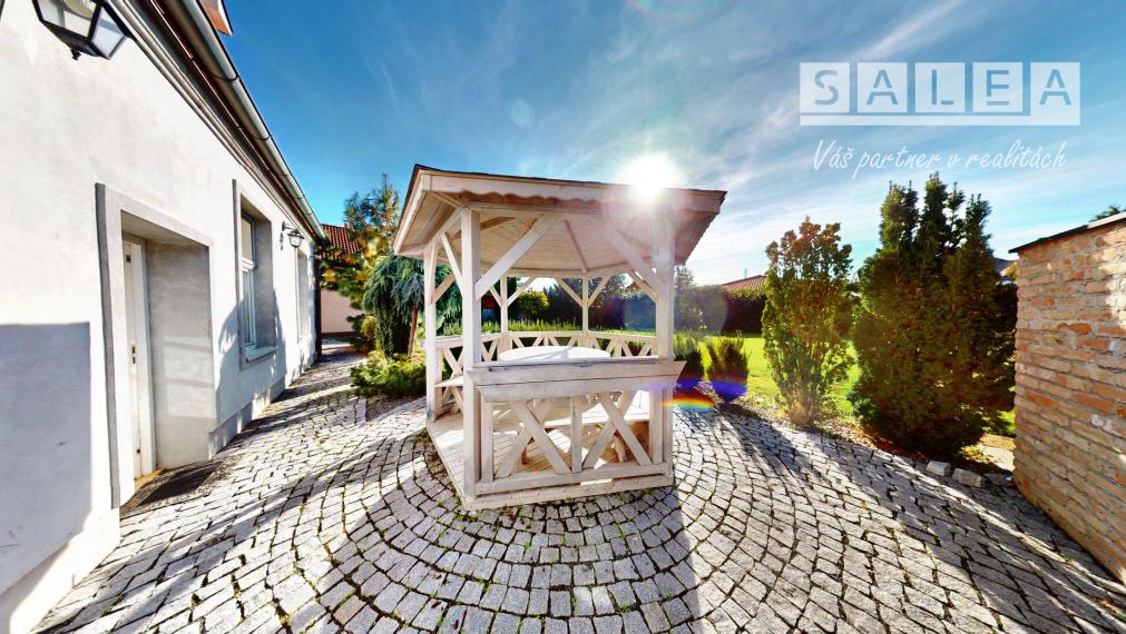 3 izbový rodinný dom s veľkorysým pozemkom 943 m2 v Šali po kompletnej krásnej rekonštrukcii