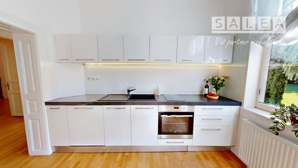 3 izbový rodinný dom s veľkorysým pozemkom 943 m2 v Šali po kompletnej krásnej rekonštrukcii