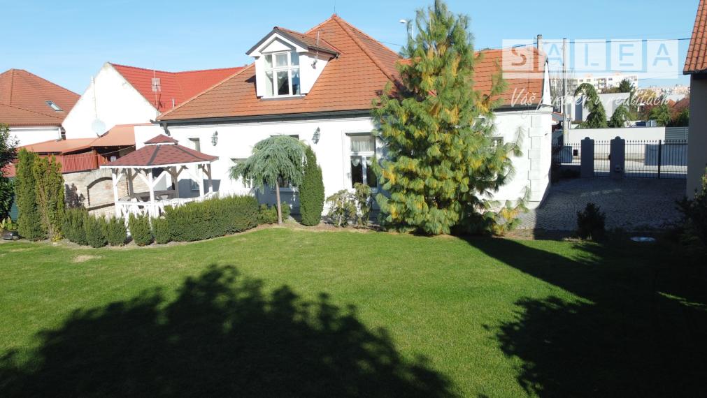 Rodinný dom vhodný na bývanie alebo reprezentatívne kancelárske priestory