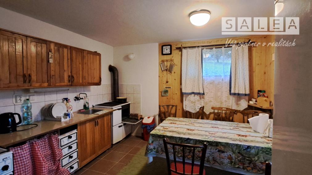 Chata v hornej časti Hronskej Dúbravy na predaj