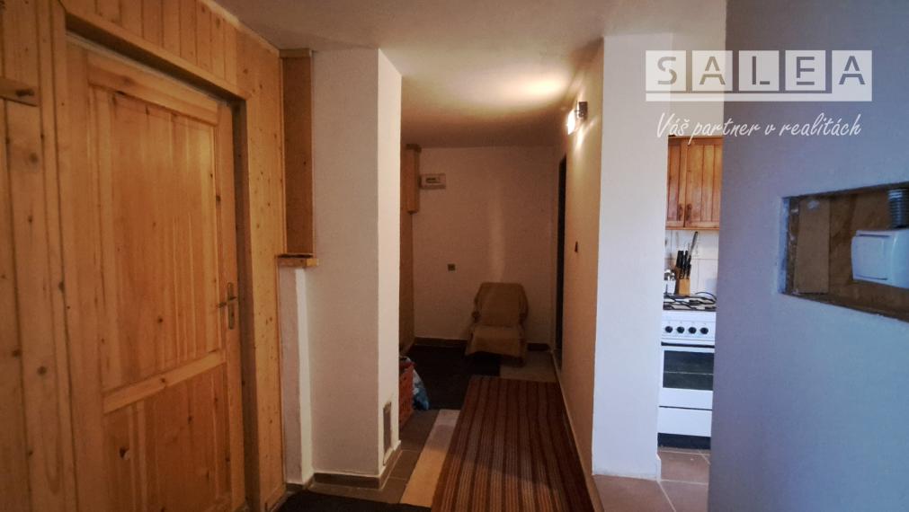 Chata v hornej časti Hronskej Dúbravy na predaj