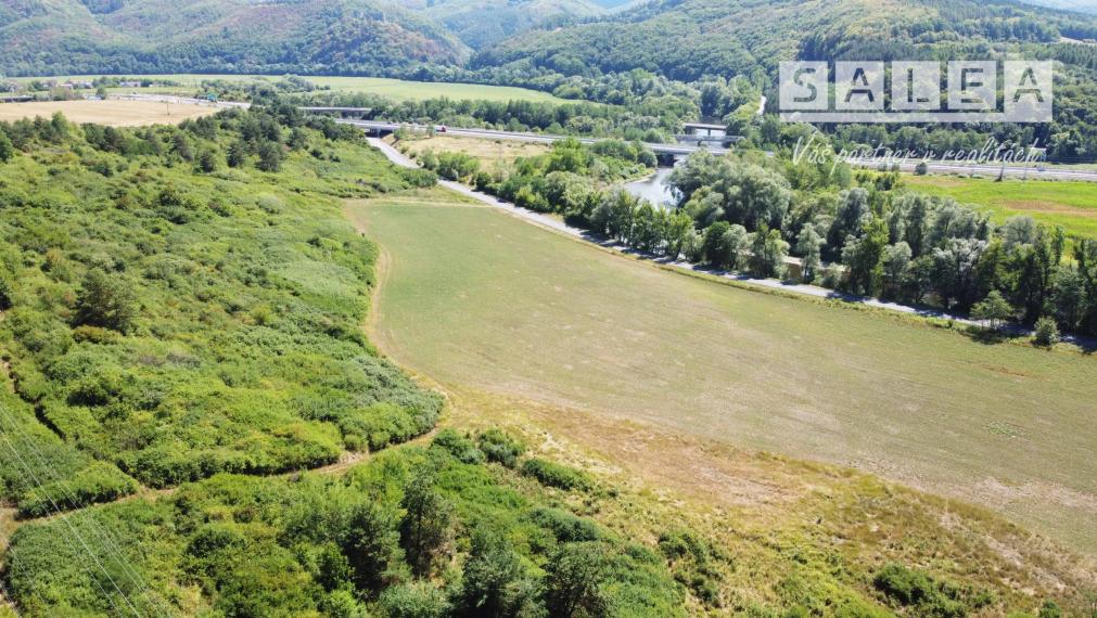 Pozemok o výmere 1267 m2 v extraviláne Žiar nad Hronom