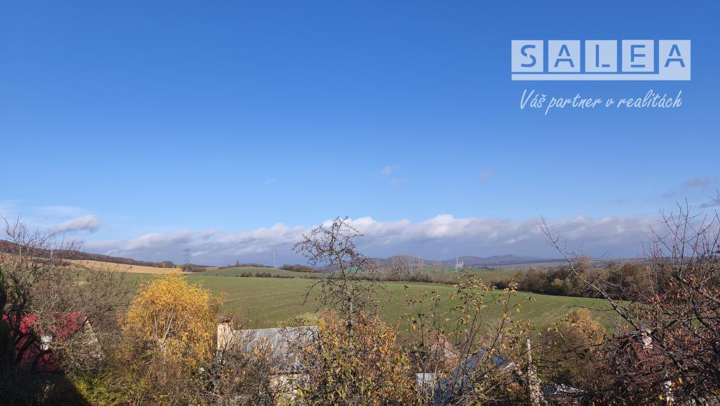 Záhradná chata s pozemkom v meste Vrbové o výmere 400m2.