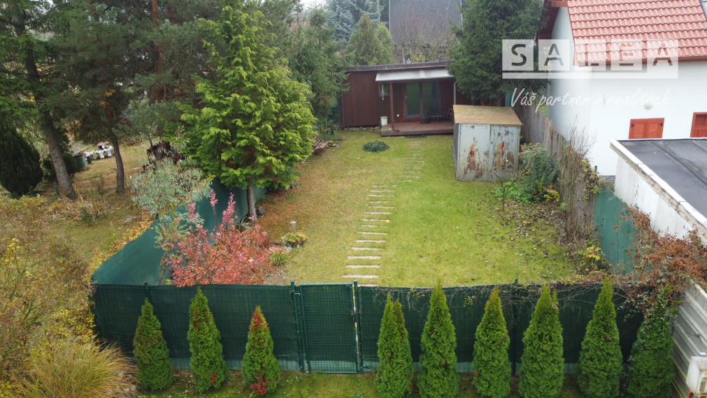 Krásna záhrada s chatkou v Kráľovej nad Váhom EXKLUZÍVNE