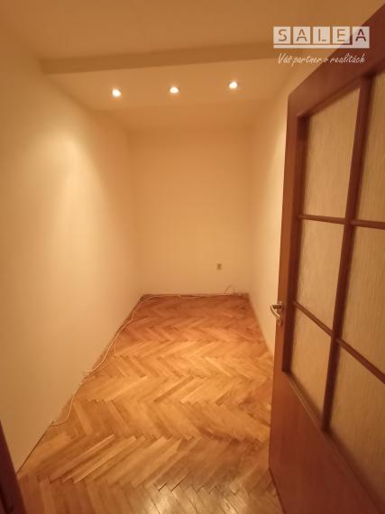 NOVÉ! Priestranný 2,5izbový byt na ulici J. Palárika