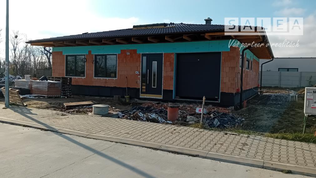 4 izbový bungalov, garáž, 540m2, Hájna ulica, Bernolákovo