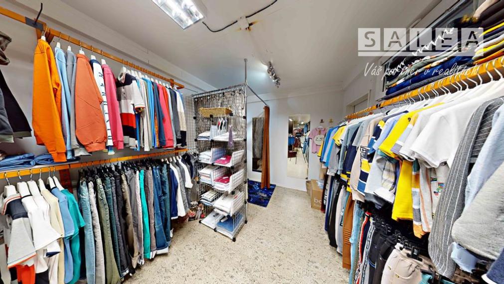 RODINNÝ DOM V CENTRE MESTA, PODLAHOVÁ PLOCHA 248m2, ŽILINA