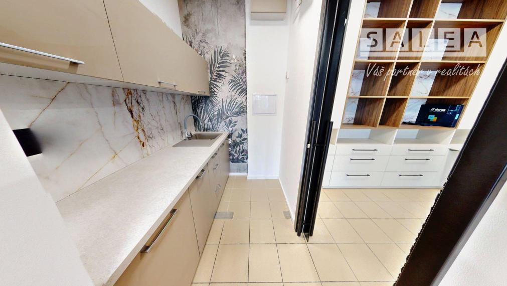 OBCHODNÝ PRIESTOR, 91m2, ŽILINA - CENTRUM, PRI OC DUBEŇ