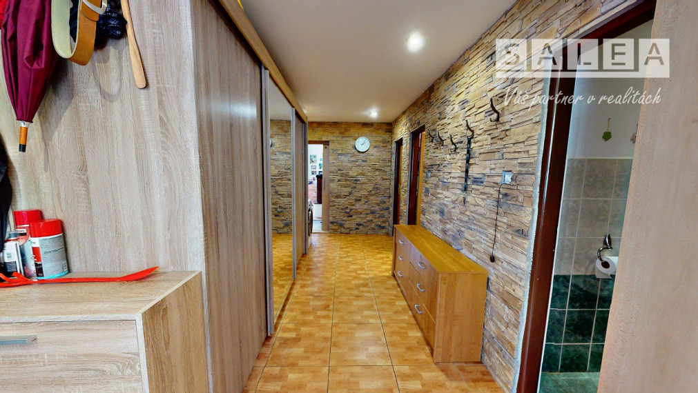 Trojpodlažný RD s veľkou záhradou v Moldave nad Bodvou